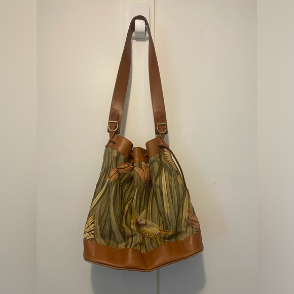 Vintage Salvatore ferragamo bucket bag - Picture 3 of 9